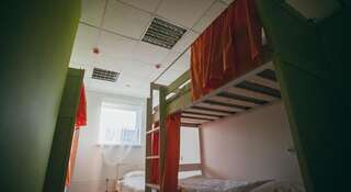 Гостиница Hostel For You Петрозаводск Односпальная кровать в общем номере для мужчин и женщин-5